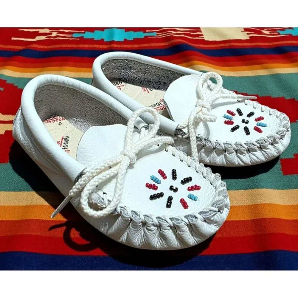 VTG Minnetonka White Leather Moccasins Small Kids 9 Shoes Indian Costume Moc USA